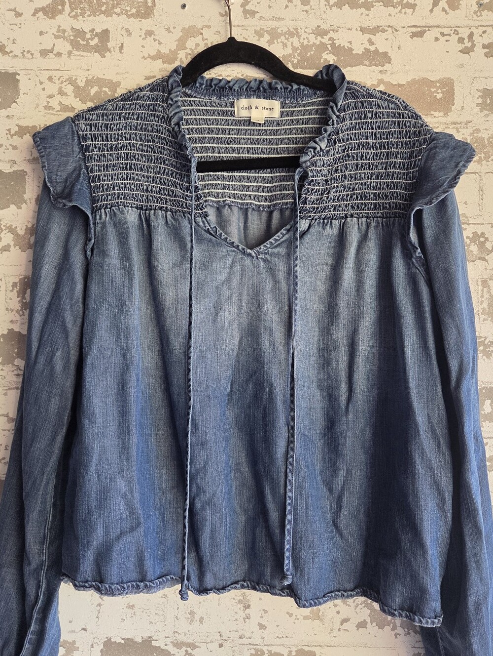 Cloth & Stone Blue Chambray Smocked Yoke Ruffle Sleeve Top M